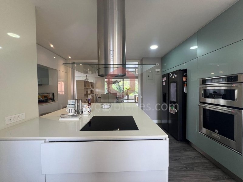 Apartamento en arriendo en El Poblado, Medellín · foto 5 de 24