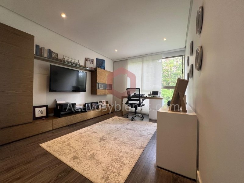Apartamento en arriendo en El Poblado, Medellín · foto 18 de 24