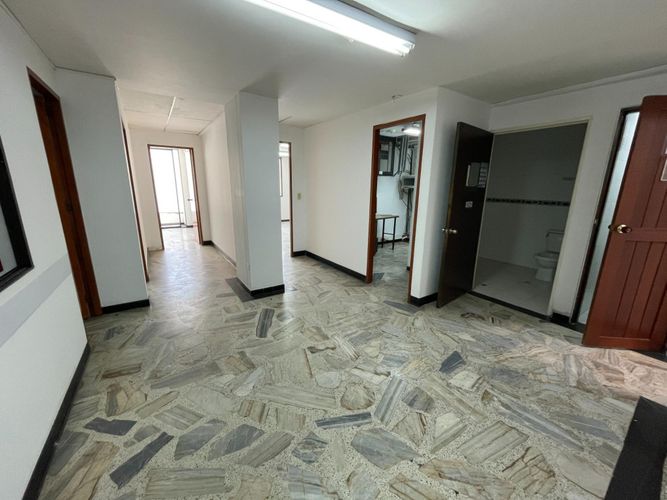 Local en venta en Versalles, Cali, 250 m² · foto 7 de 24