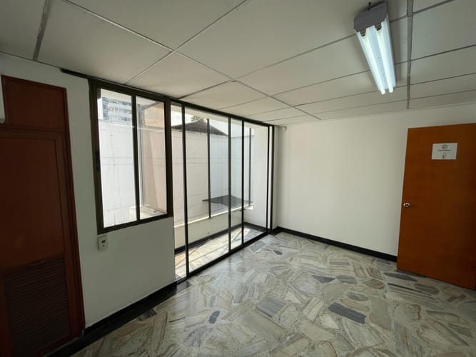 Local en venta en Versalles, Cali, 250 m² · foto 16 de 24