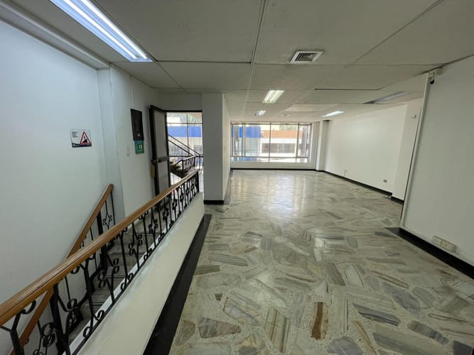 Local en venta en Versalles, Cali, 250 m² · foto 22 de 24