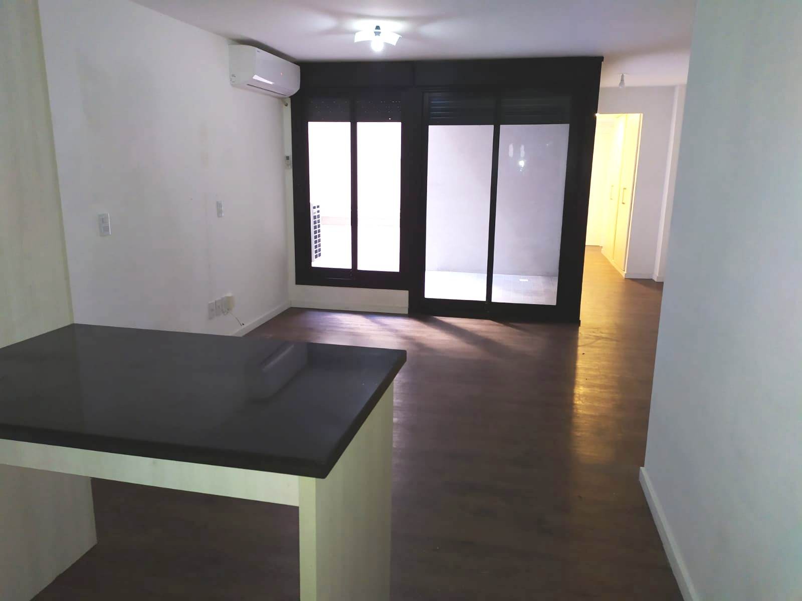 Cómodo Apartamento! 2 Dormitorios, 2 Patios! A Pasos De 18 De Julio! Edificio Nuevo!