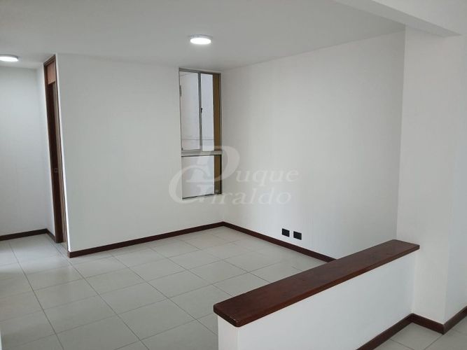 Apartamento de 2 alcobas en arriendo en Los Balsos, Medellín, 78 m² · foto 4 de 14