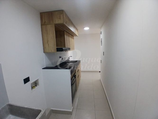 Apartamento de 2 alcobas en arriendo en Los Balsos, Medellín, 78 m² · foto 8 de 14