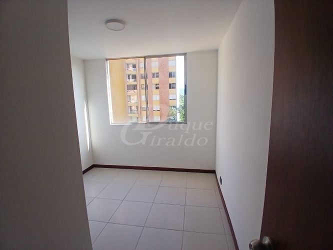 Apartamento de 2 alcobas en arriendo en Los Balsos, Medellín, 78 m² · foto 12 de 14