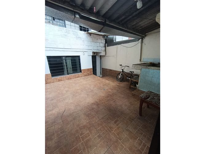 Casa de 6 alcobas en venta en Alamos, Armenia, 235 m² · foto 5 de 15