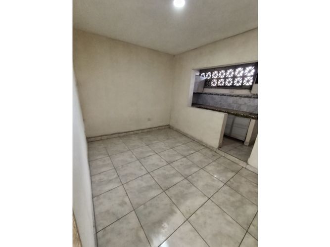 Casa de 6 alcobas en venta en Alamos, Armenia, 235 m² · foto 9 de 15