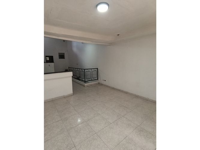 Casa de 6 alcobas en venta en Alamos, Armenia, 235 m² · foto 10 de 15