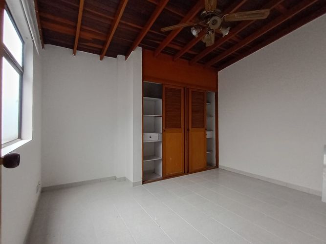 Apartamento de 4 alcobas en arriendo en Laureles, Medellín, 120 m² · foto 8 de 18