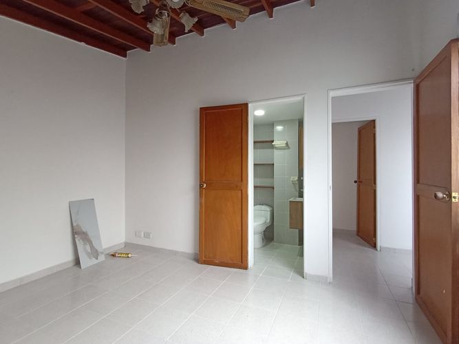 Apartamento de 4 alcobas en arriendo en Laureles, Medellín, 120 m² · foto 9 de 18