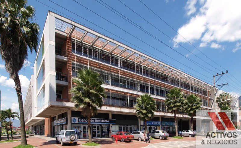 Local en arriendo en El Poblado, Medellín, 130 m² · foto 2 de 2