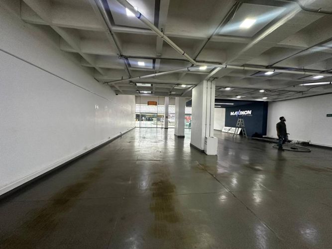 Local en arriendo en Milla De Oro, Medellín, 500 m² · foto 2 de 16