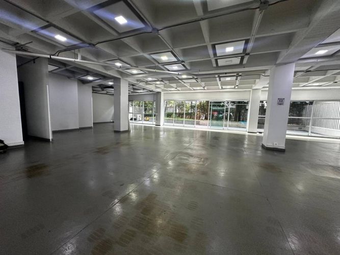 Local en arriendo en Milla De Oro, Medellín, 500 m² · foto 3 de 16