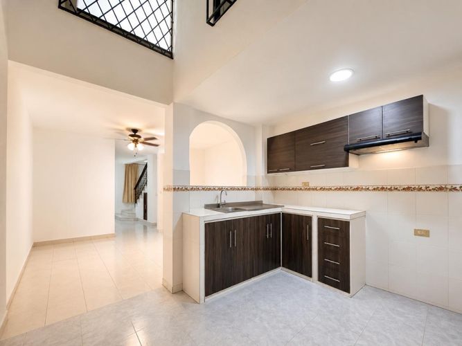 Casa de 3 alcobas en venta en El Bosque, Cali, 120 m² · foto 2 de 15