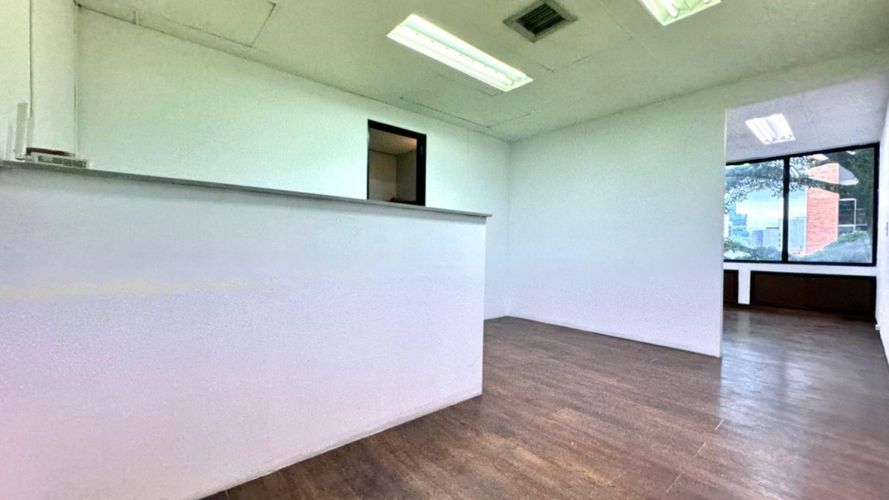 Oficina en arriendo en Patio Bonito, Medellín, 40 m² · foto 5 de 9