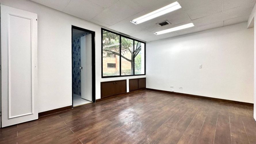 Oficina en arriendo en Patio Bonito, Medellín, 40 m² · foto 6 de 9