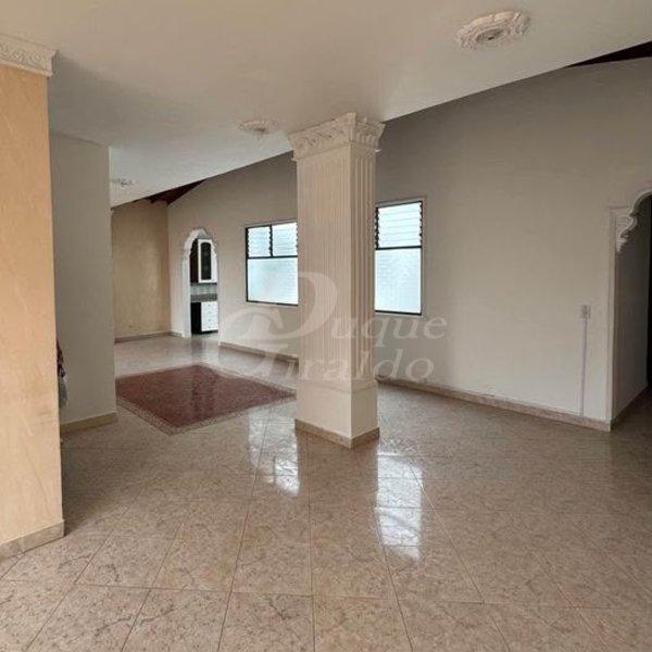 Apartamento en Arriendo en Laureles, Medellín