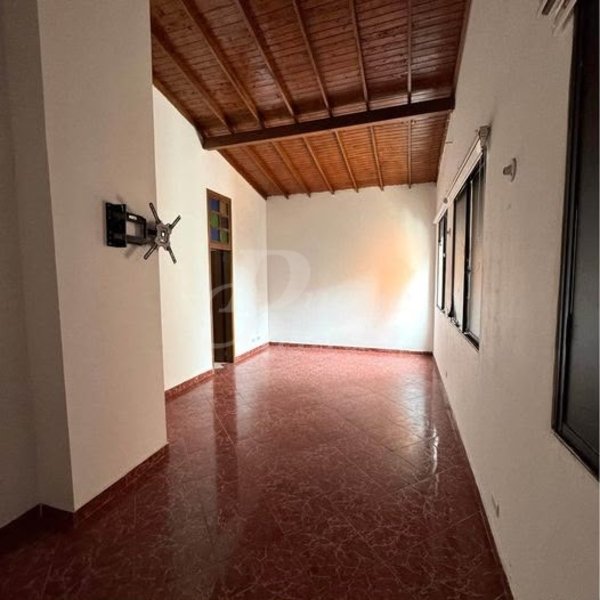 Apartamento en arriendo en Laureles, Medellín · foto 2 de 13
