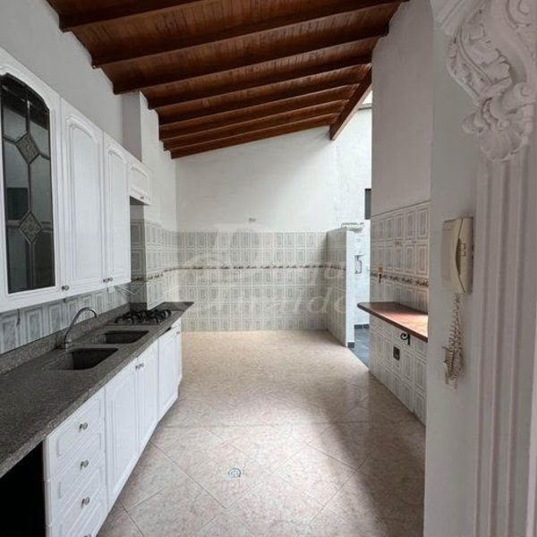 Apartamento en arriendo en Laureles, Medellín · foto 5 de 13