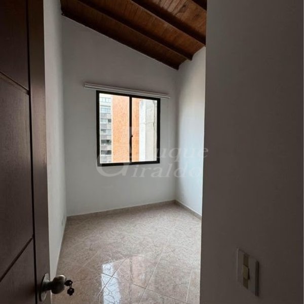 Apartamento en arriendo en Laureles, Medellín · foto 9 de 13