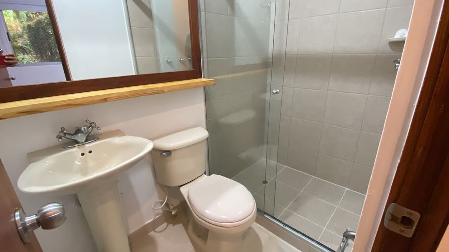 Apartamento de 2 alcobas en arriendo en El Poblado, Medellín, 79 m² · foto 11 de 11
