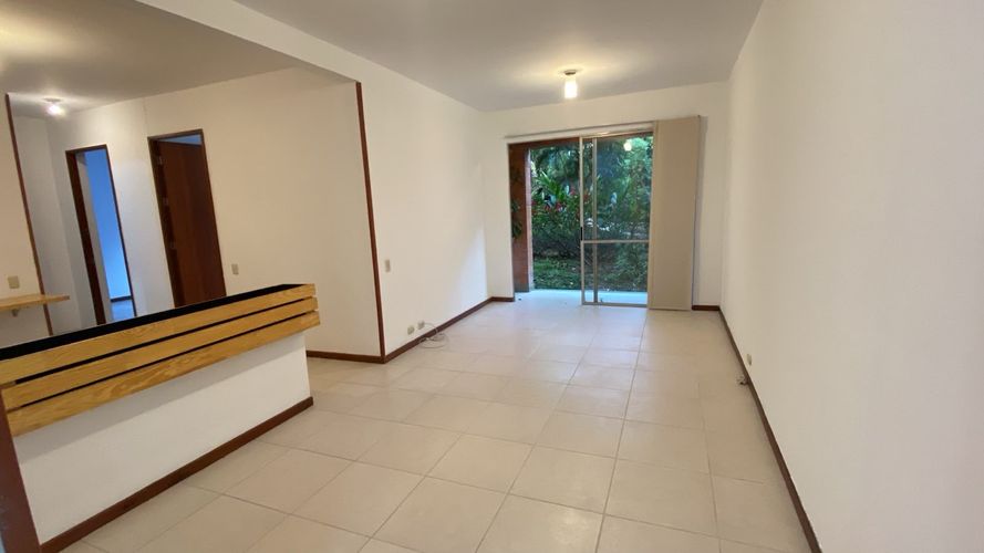 Apartamento de 2 alcobas en arriendo en El Poblado, Medellín, 79 m² · foto 2 de 11
