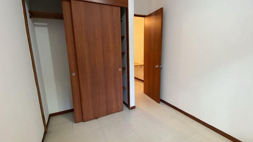 Apartamento de 2 alcobas en arriendo en El Poblado, Medellín, 79 m² · foto 7 de 11