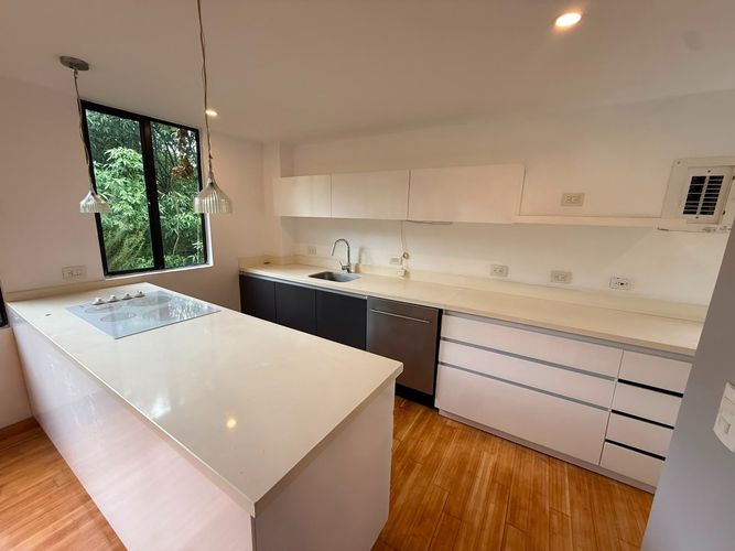 Apartamento de 2 alcobas en arriendo en Lalinde, Medellín, 155 m² · foto 15 de 22