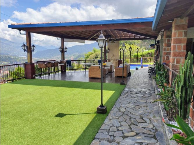 Finca en venta en La Misericordia, Copacabana, 438 m² · foto 2 de 24