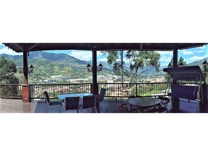 Finca en venta en La Misericordia, Copacabana, 438 m² · foto 3 de 24