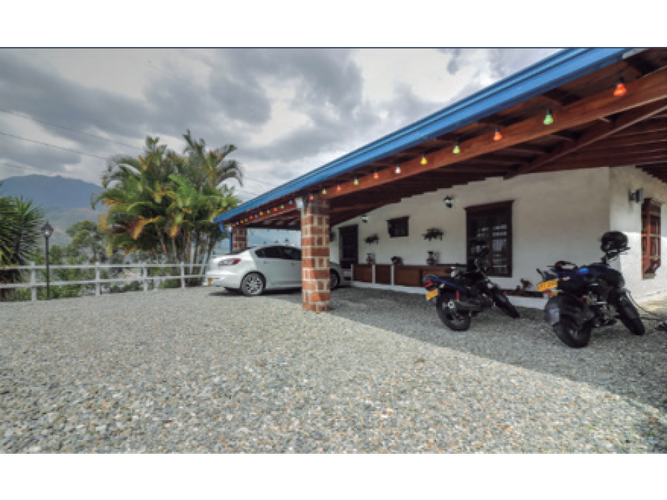 Finca en venta en La Misericordia, Copacabana, 438 m² · foto 4 de 24