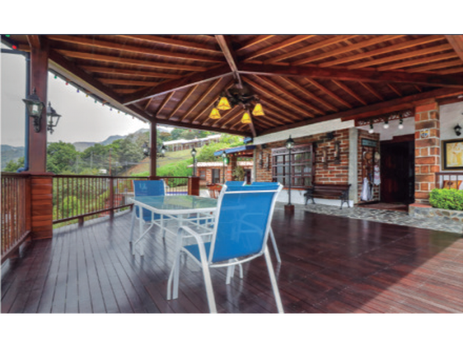 Finca en venta en La Misericordia, Copacabana, 438 m² · foto 8 de 24