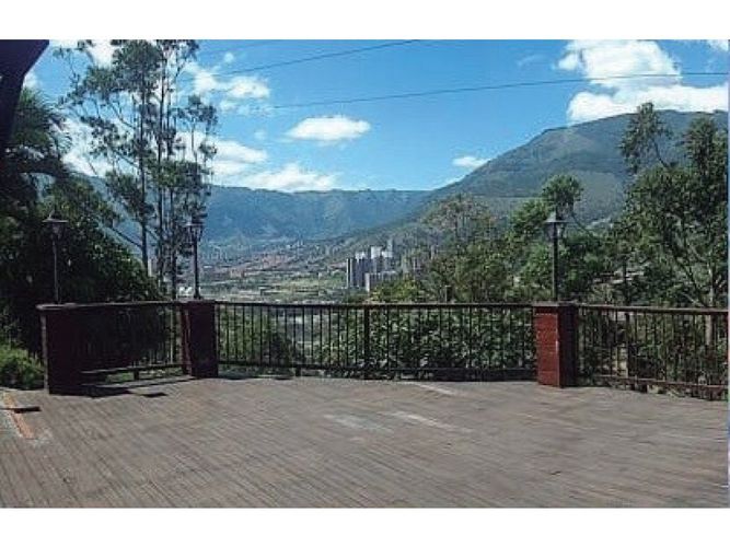 Finca en venta en La Misericordia, Copacabana, 438 m² · foto 9 de 24