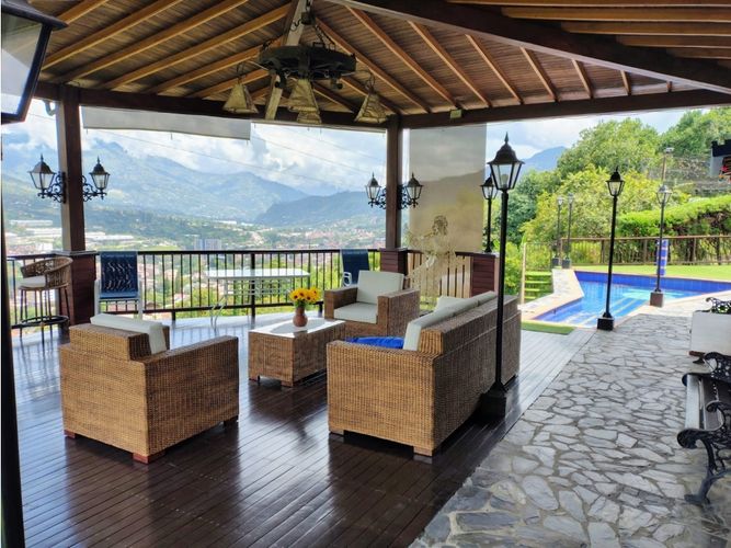 Finca en venta en La Misericordia, Copacabana, 438 m² · foto 11 de 24