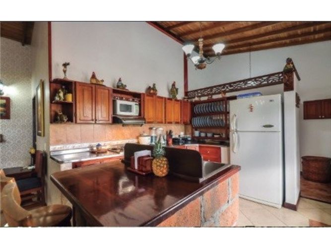 Finca en venta en La Misericordia, Copacabana, 438 m² · foto 12 de 24
