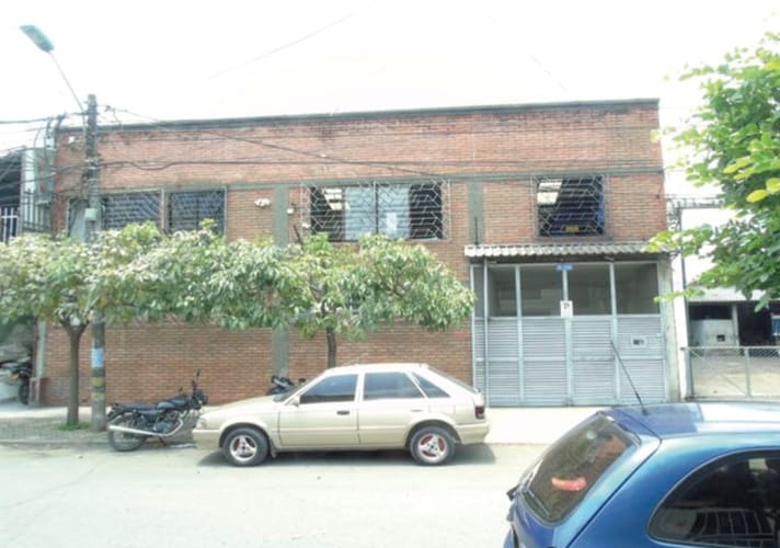 Bodega en venta en Troncal, Cali, 1500 m² · foto 2 de 16