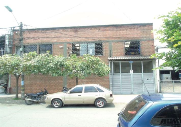 Bodega en arriendo en Troncal, Cali, 1500 m² · foto 2 de 16
