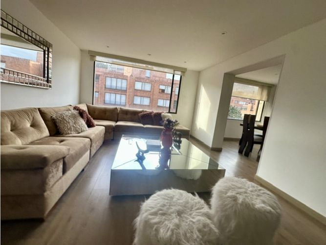 Apartamento de 3 alcobas en venta en La Carolina, Bogotá, 156 m² · foto 4 de 23