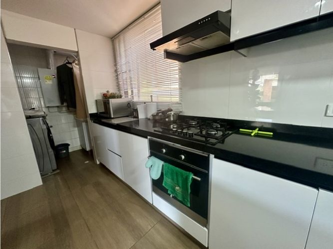 Apartamento de 3 alcobas en venta en La Carolina, Bogotá, 156 m² · foto 7 de 23