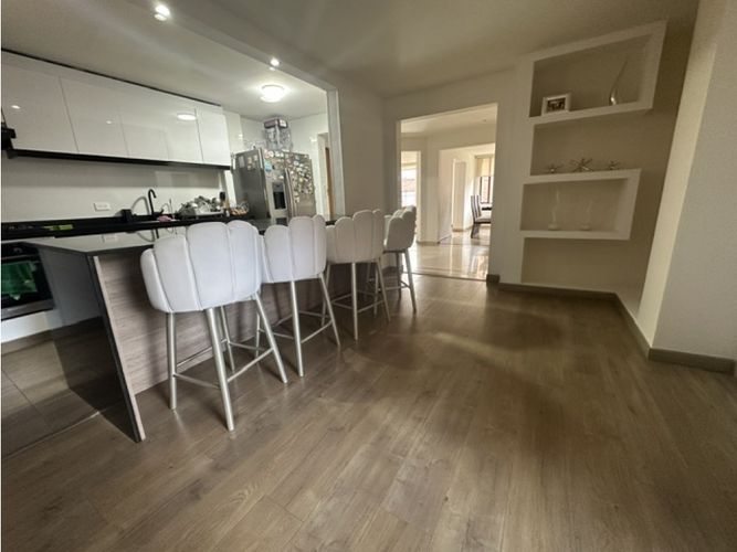 Apartamento de 3 alcobas en venta en La Carolina, Bogotá, 156 m² · foto 10 de 23