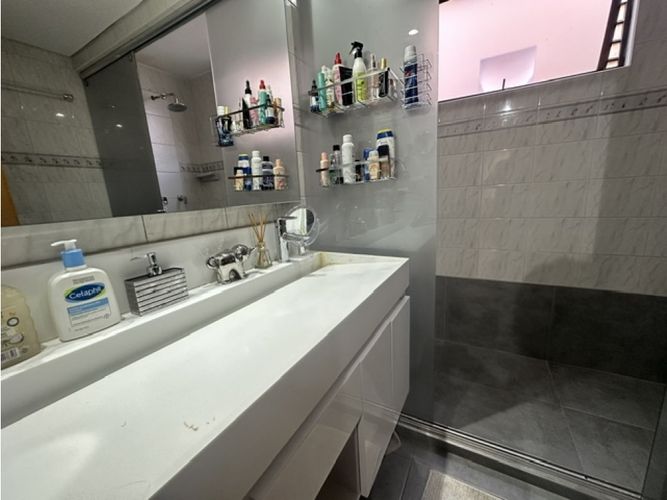 Apartamento de 3 alcobas en venta en La Carolina, Bogotá, 156 m² · foto 19 de 23