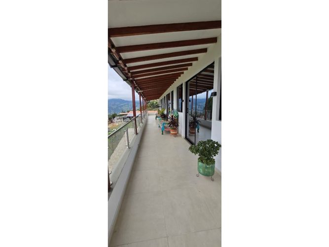Casa de 4 alcobas en venta en Cabecera Urbana San Cristobal, Medellín, 500 m² · foto 21 de 23