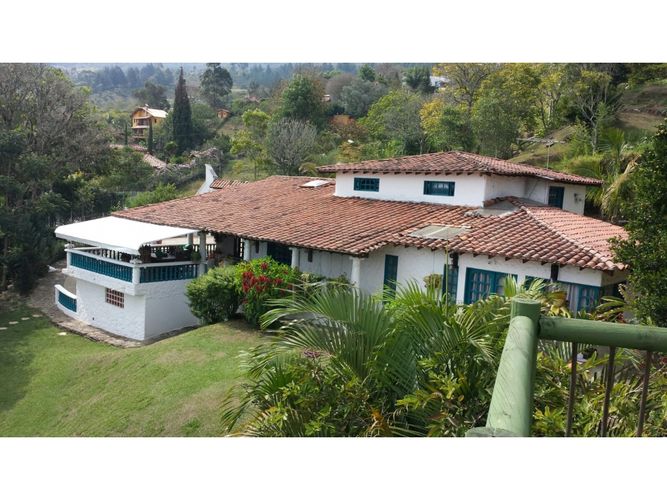 Finca en venta en La Veta, Copacabana, 950 m² · foto 2 de 24