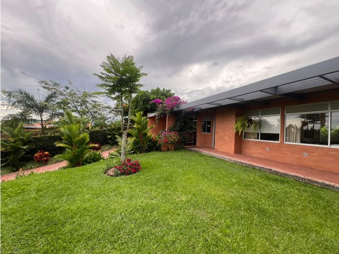 Casa de 3 alcobas en venta en Cerritos, Pereira, 322 m² · foto 3 de 24
