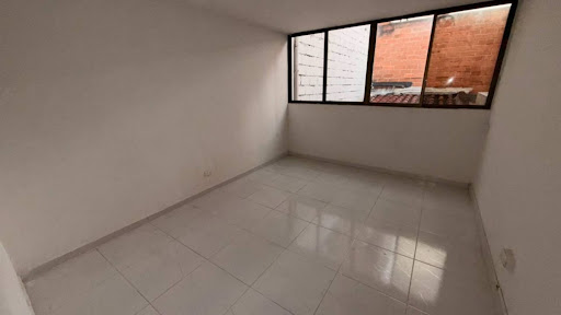 Casa en arriendo en Estadio, Medellín · foto 4 de 24
