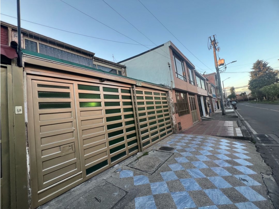 Casa en venta en Castilla, Bogotá · foto 3 de 24