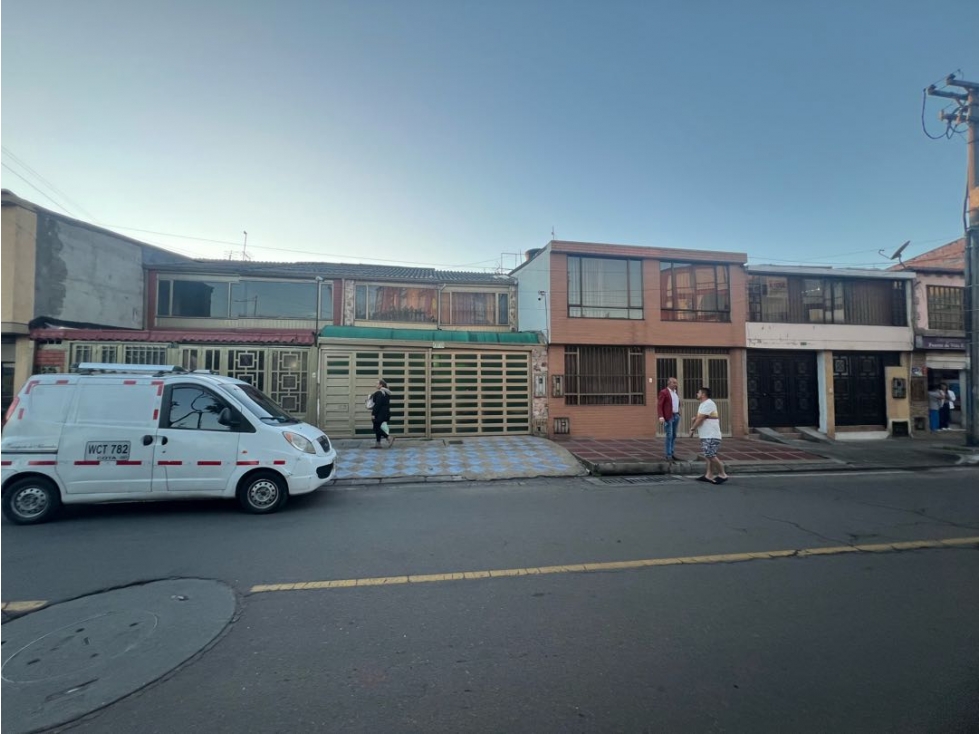 Casa en venta en Castilla, Bogotá · foto 5 de 24