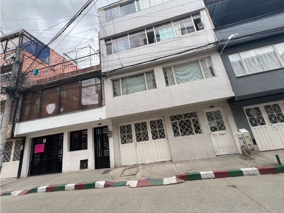 Casa en venta en Berlin, Bogotá · foto 4 de 24