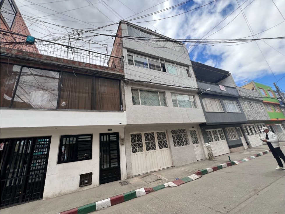 Casa en venta en Berlin, Bogotá · foto 5 de 24