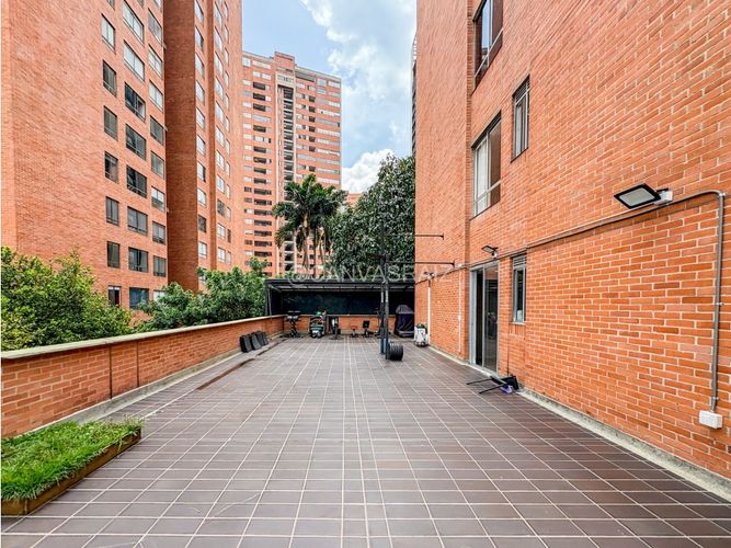 Apartamento de 2 alcobas en venta en Alejandría, Medellín, 261 m² · foto 3 de 11